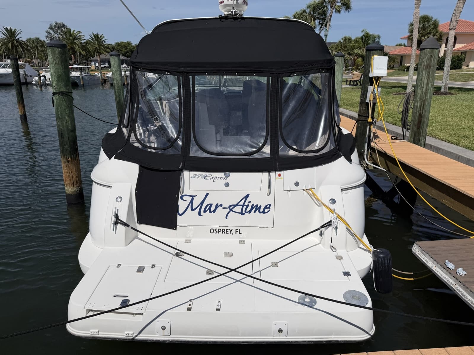 2007 Cruisers Yachts 370 Express - Photo 3