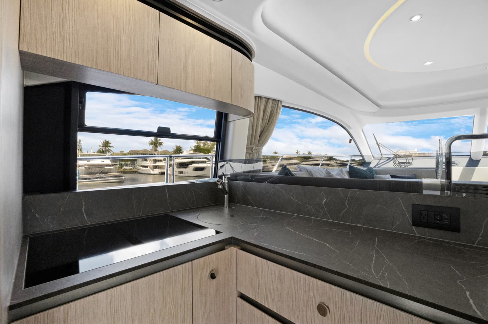 2025 Azimut FLY 53 - Photo 19