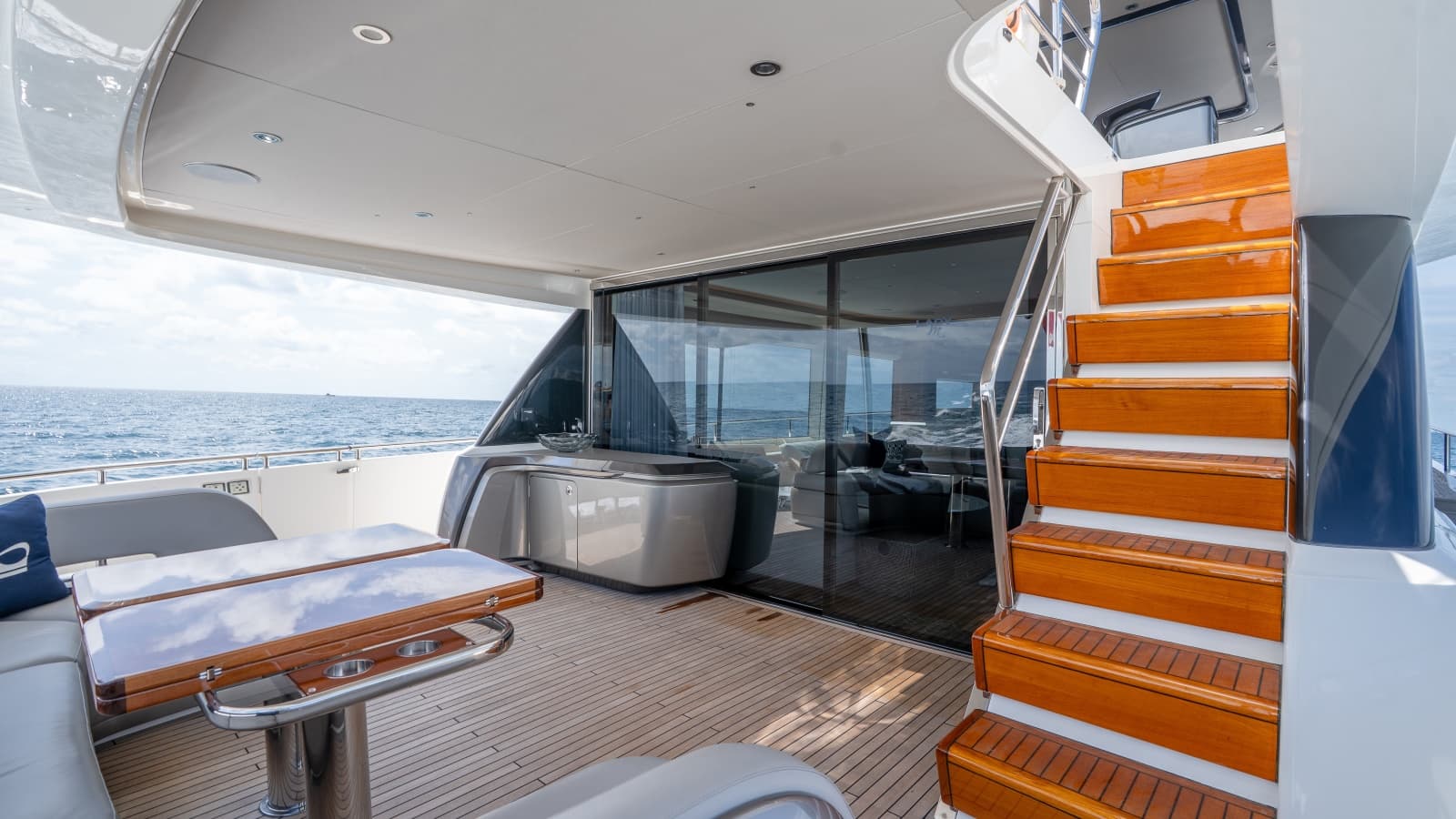 2020 Princess Y85 - Photo 15