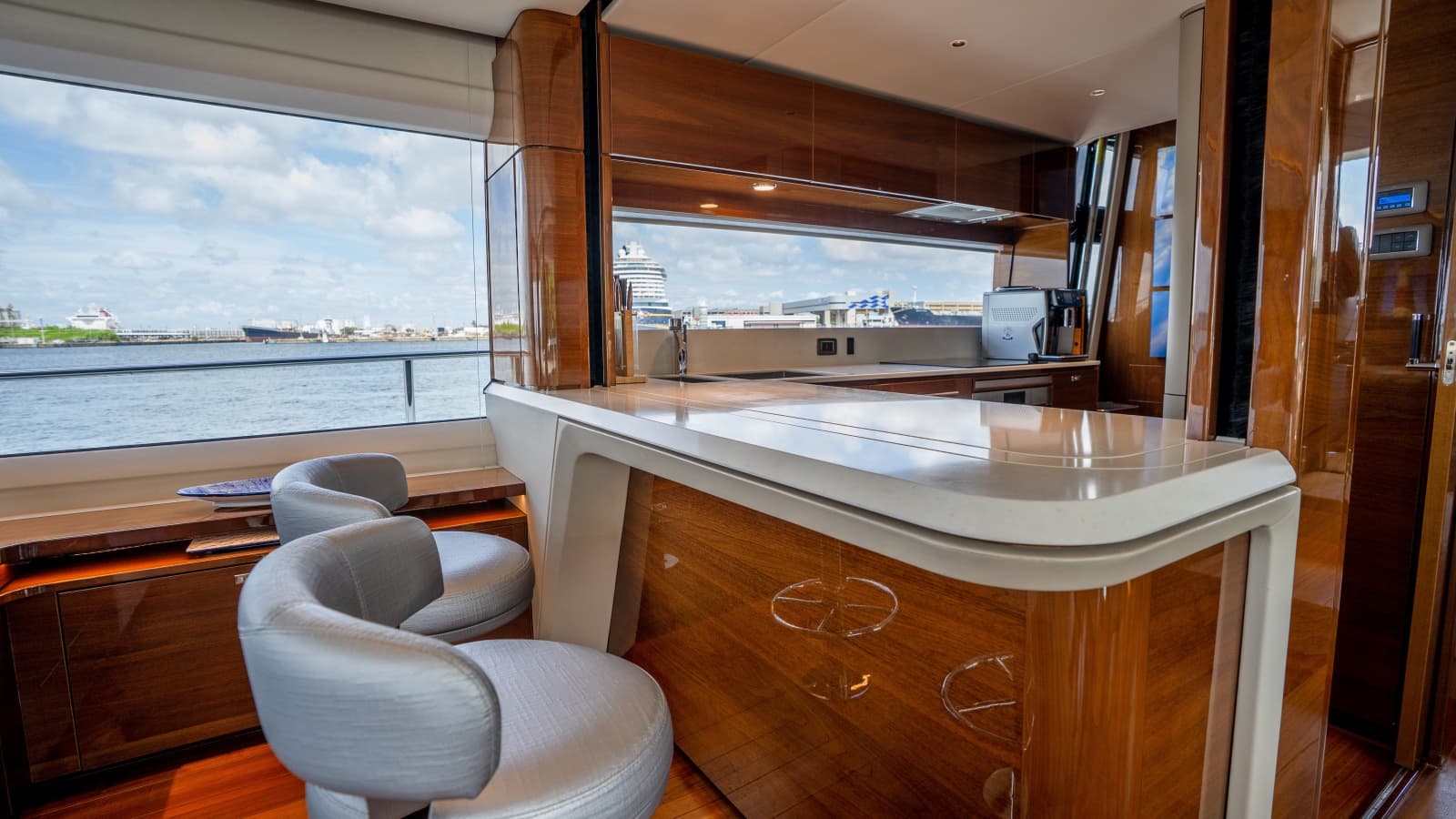2020 Princess Y85 - Photo 48