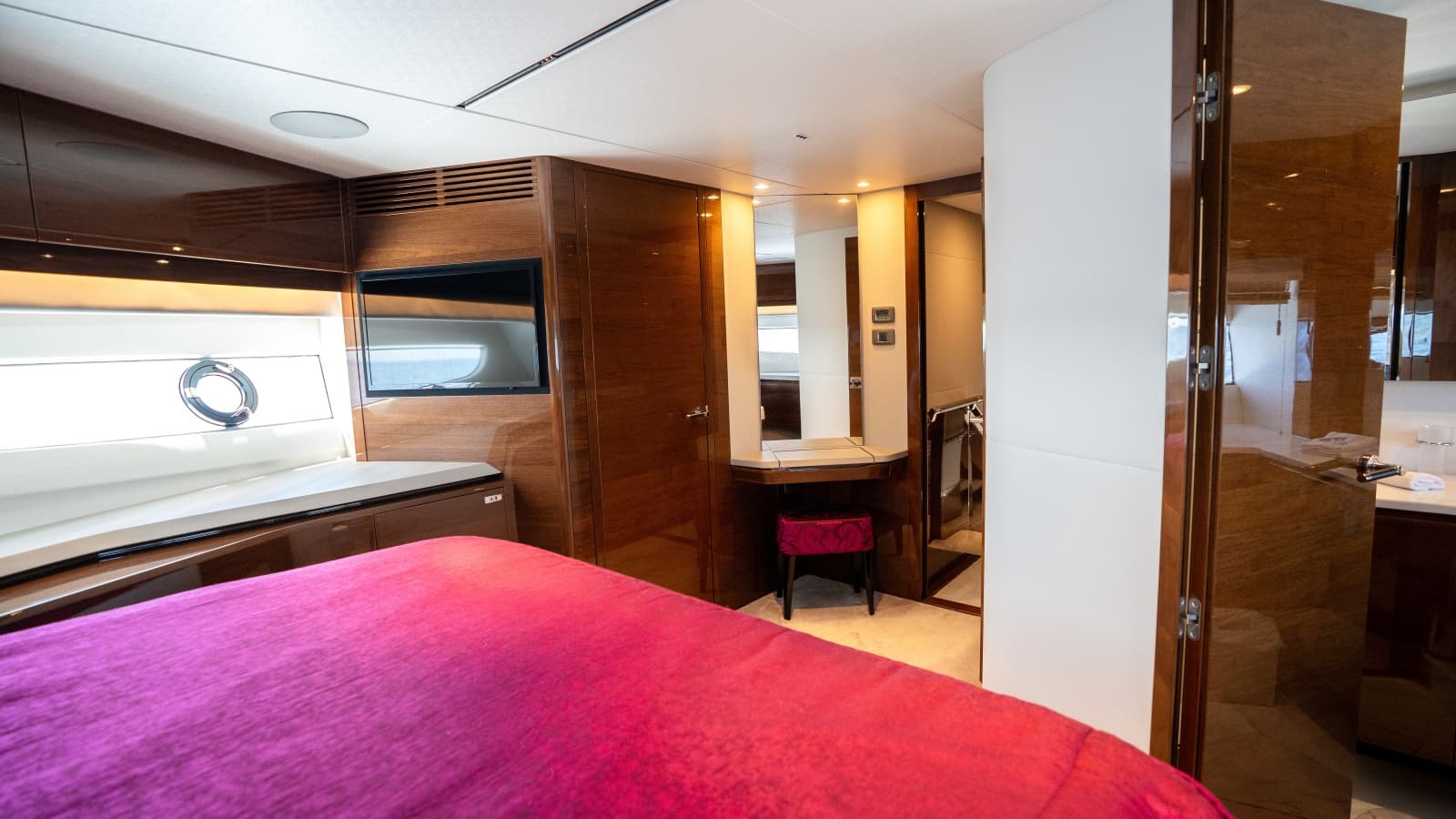 2020 Princess Y85 - Photo 74