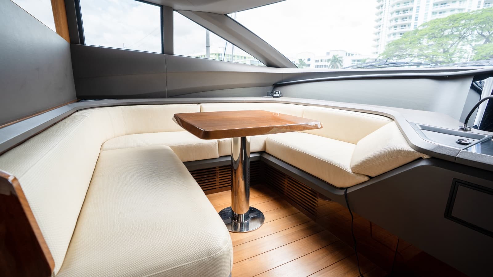 2020 Princess Y85 - Photo 59