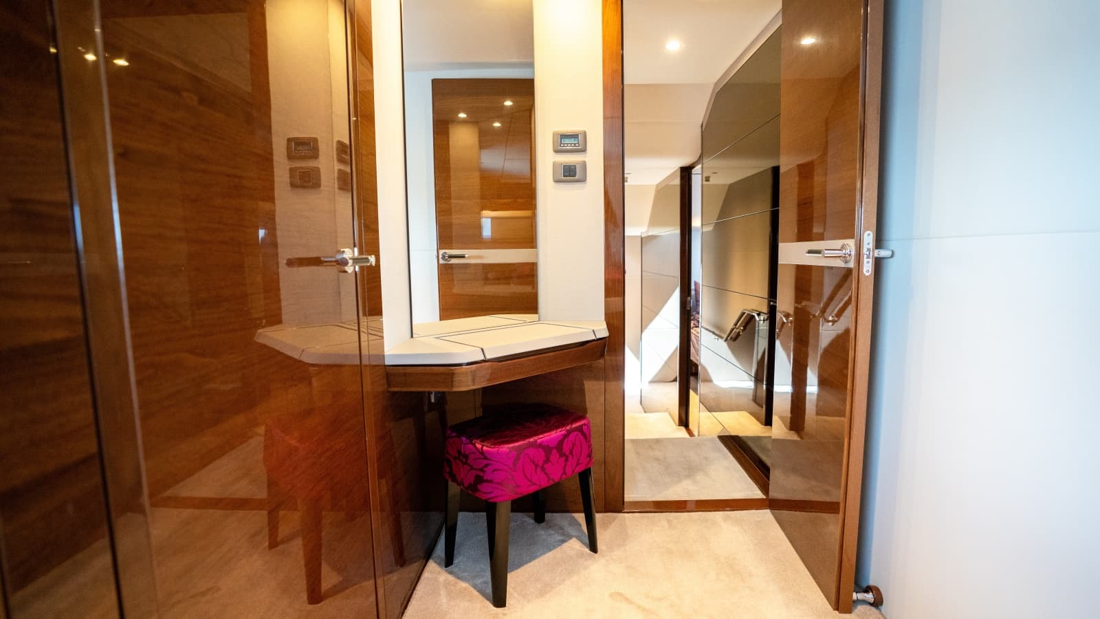 2020 Princess Y85 - Photo 75