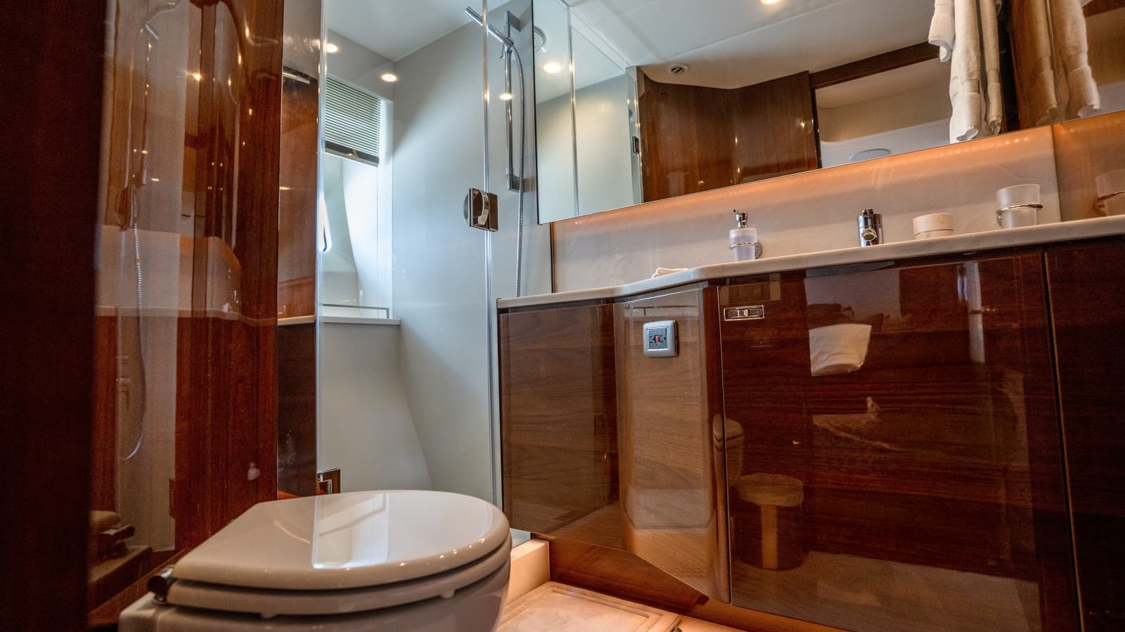 2020 Princess Y85 - Photo 70