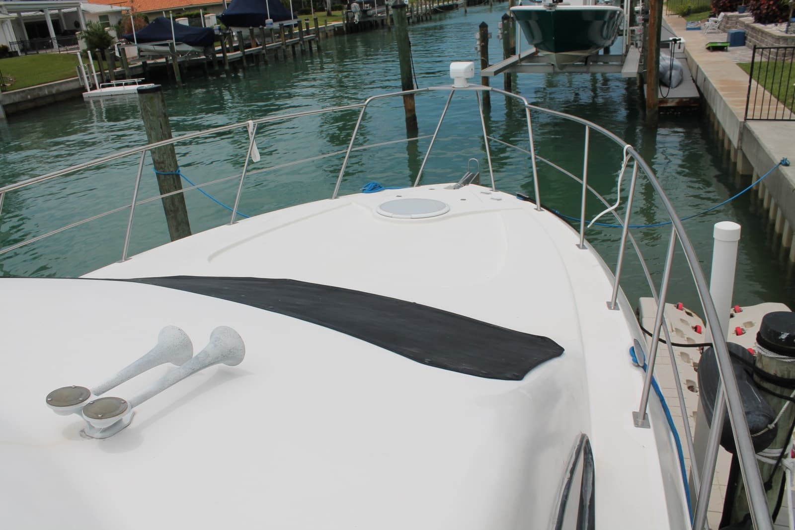 2007 Cruisers Yachts  - Photo 14
