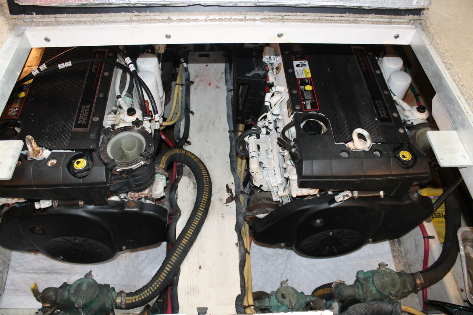 2007 Cruisers Yachts  - Photo 38