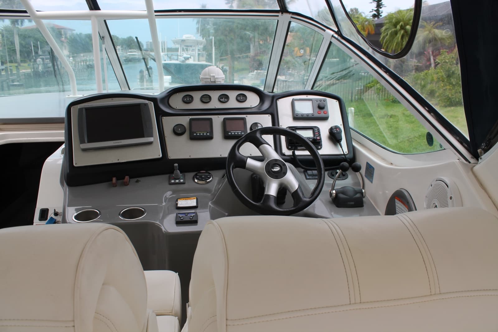 2007 Cruisers Yachts  - Photo 7