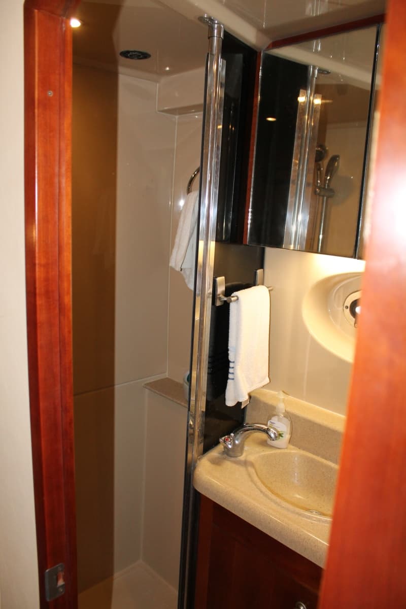 2007 Cruisers Yachts  - Photo 25