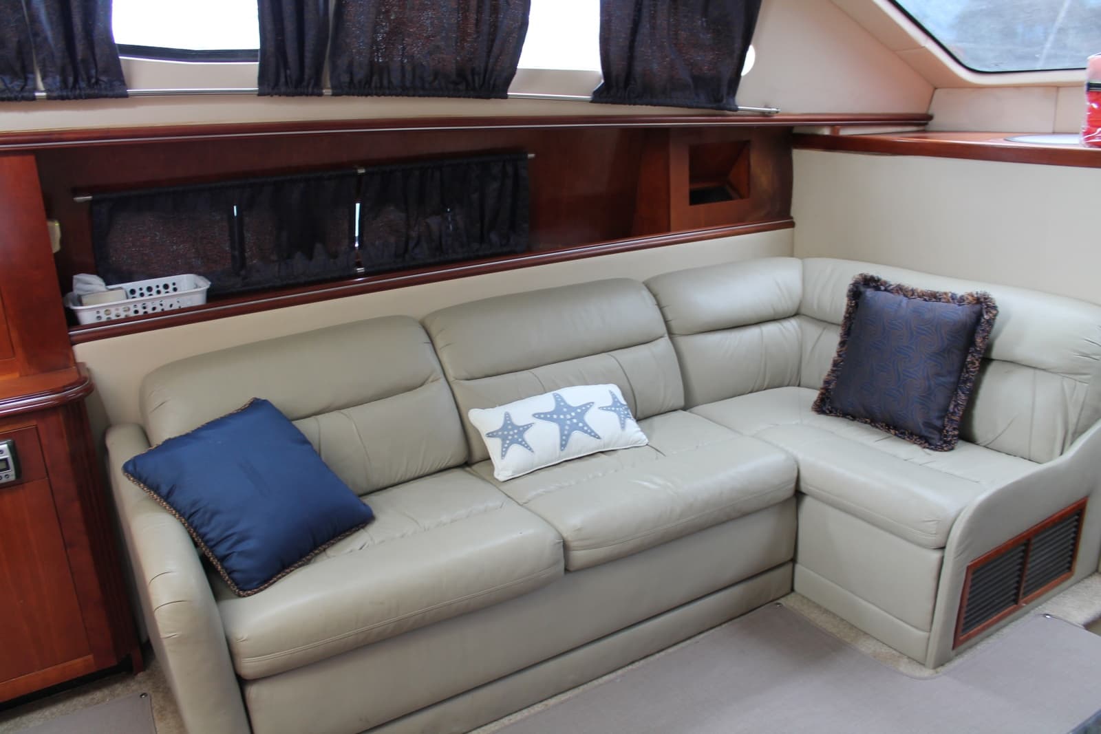 2007 Cruisers Yachts  - Photo 20