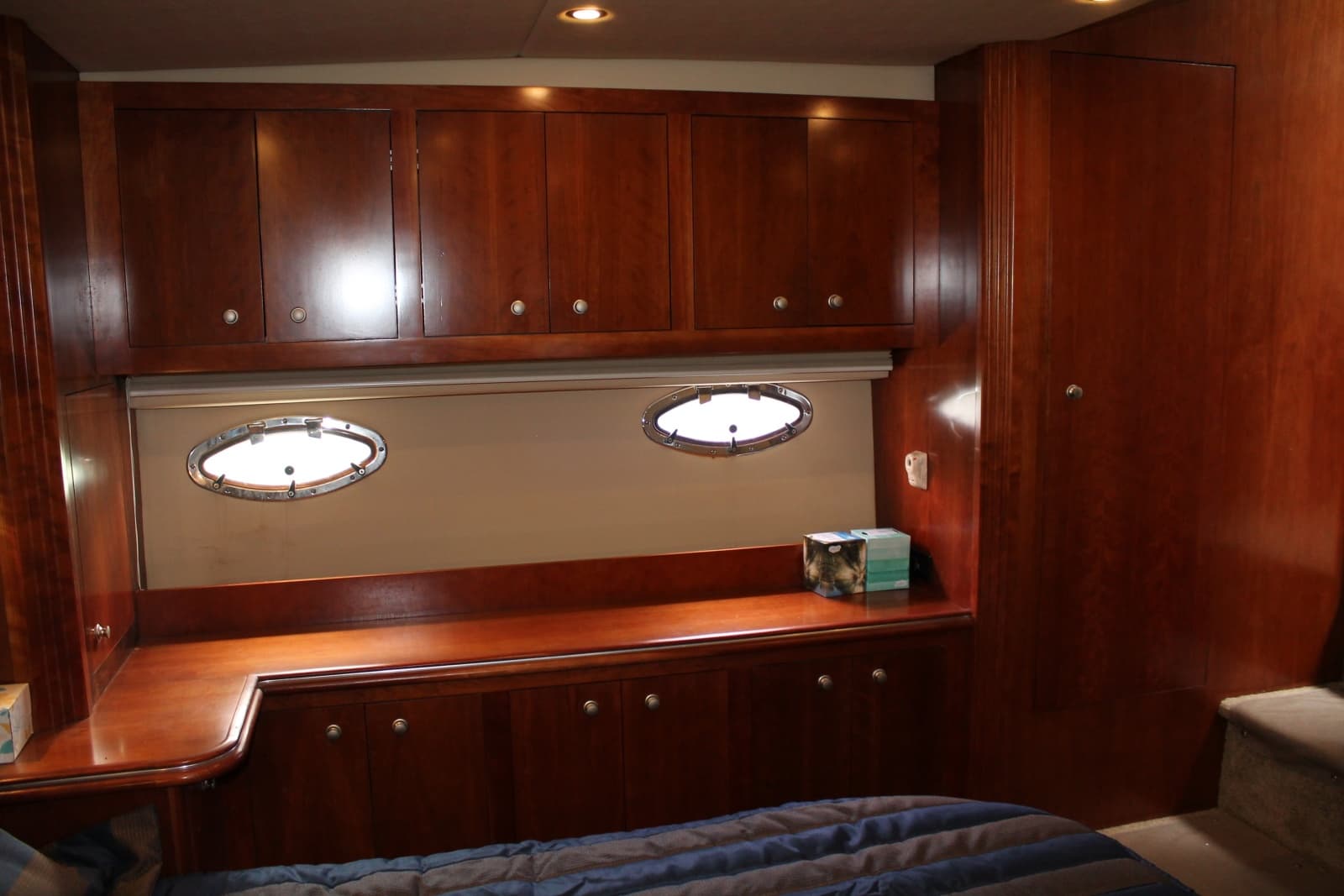 2007 Cruisers Yachts  - Photo 24