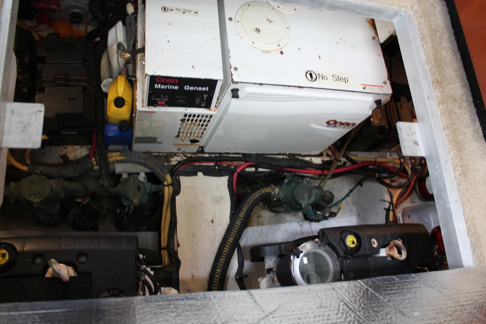 2007 Cruisers Yachts  - Photo 37