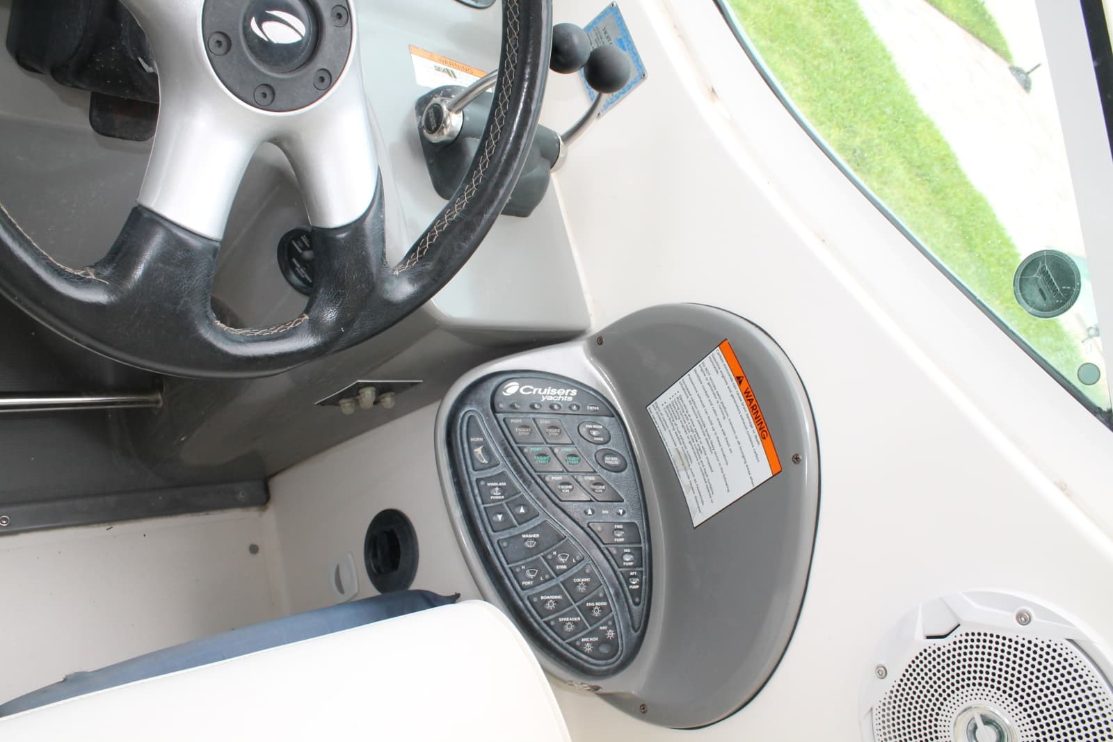 2007 Cruisers Yachts  - Photo 11