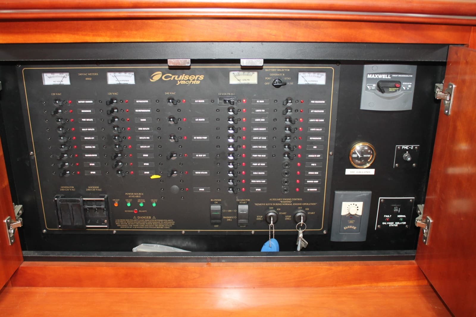 2007 Cruisers Yachts  - Photo 40