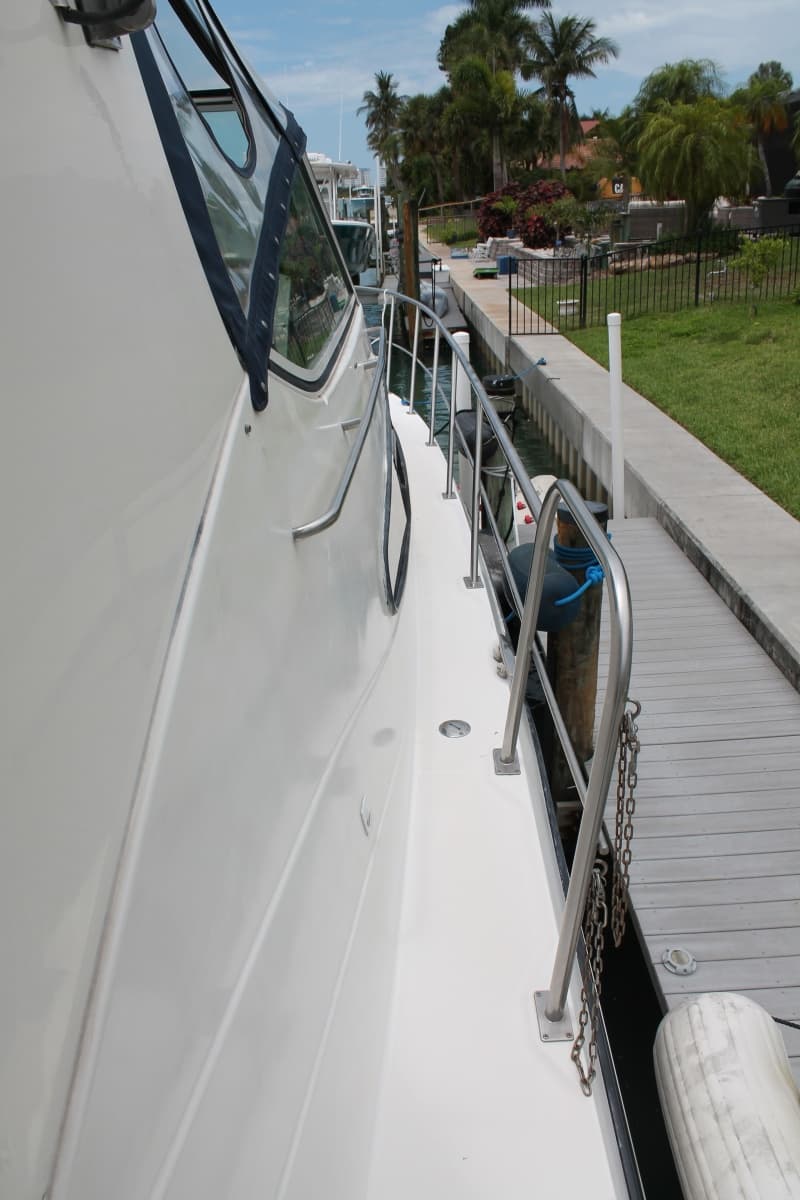 2007 Cruisers Yachts  - Photo 13