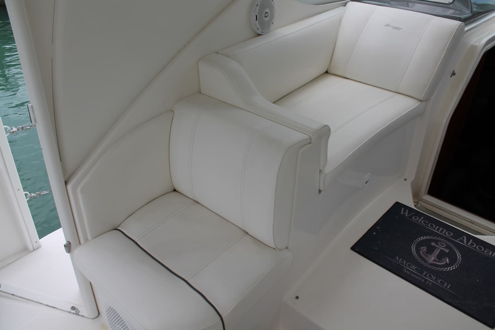 2007 Cruisers Yachts  - Photo 8