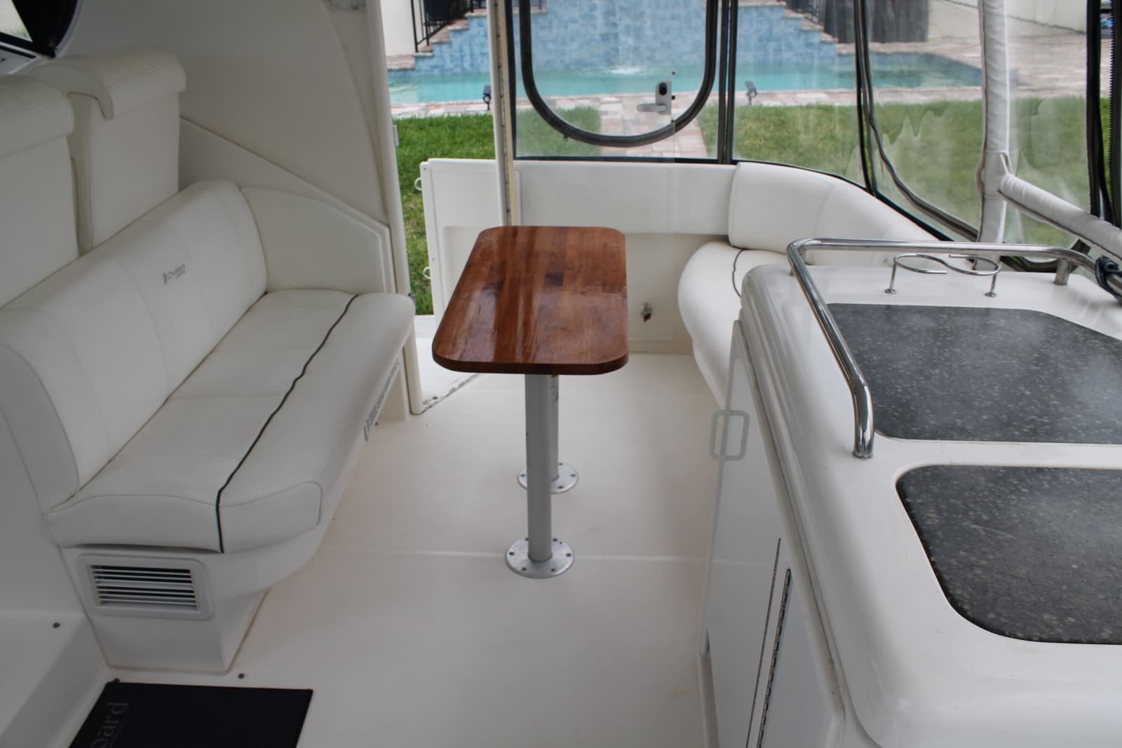 2007 Cruisers Yachts  - Photo 4