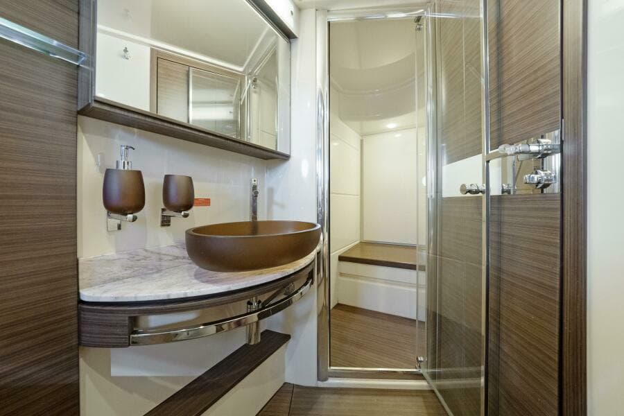 2017 Azimut 60 Flybridge - Photo 24