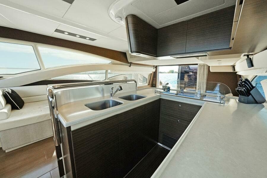 2017 Azimut 60 Flybridge - Photo 14