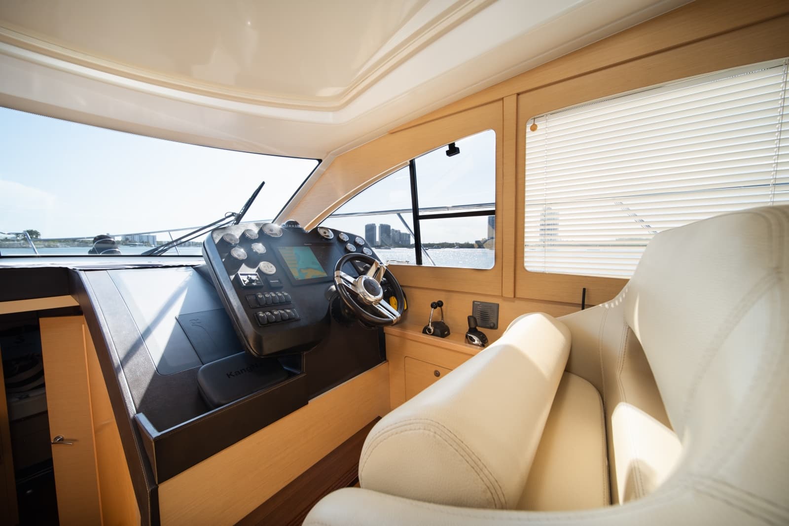 2010 Beneteau Monte Carlo 47 - Photo 18