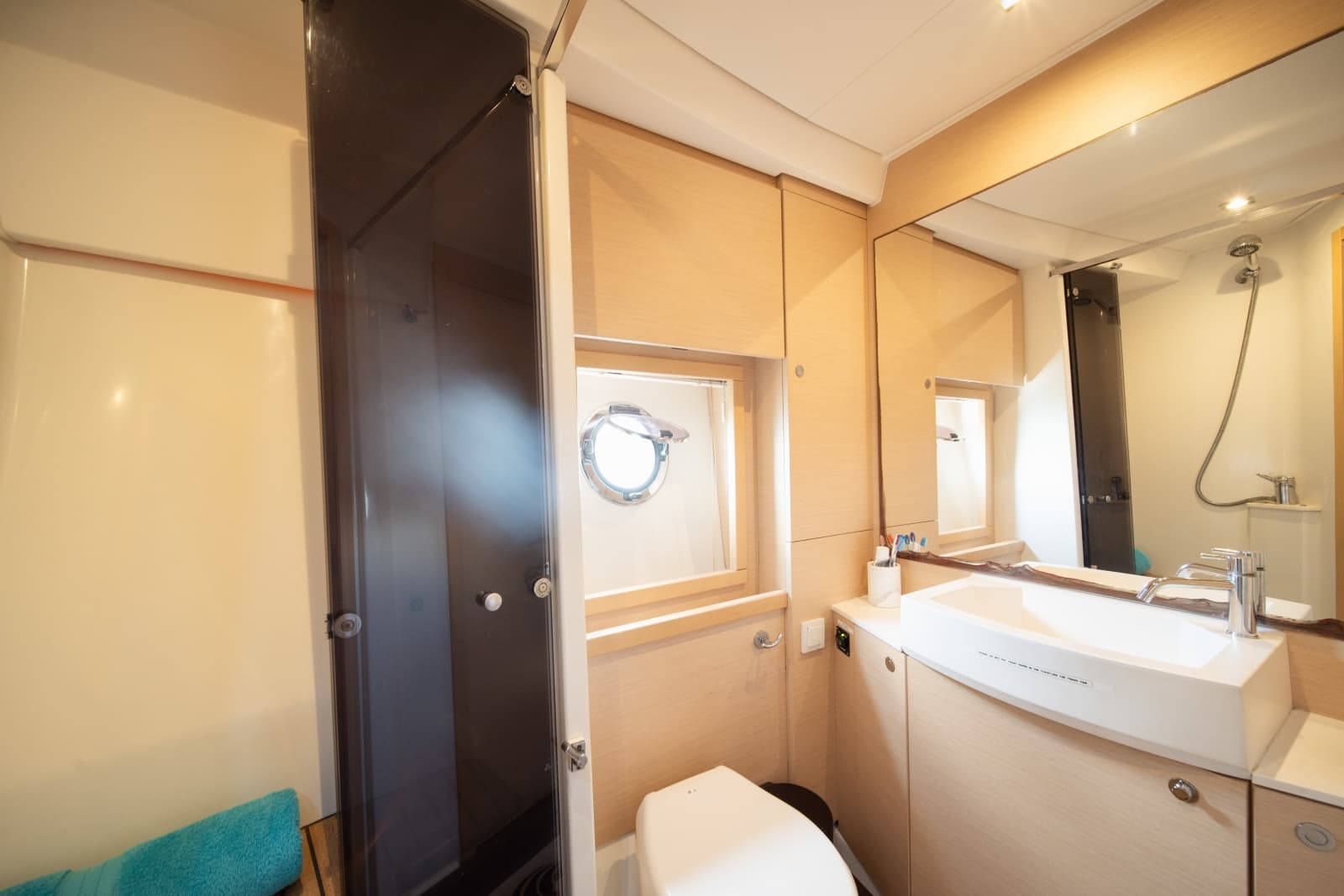 2010 Beneteau Monte Carlo 47 - Photo 24