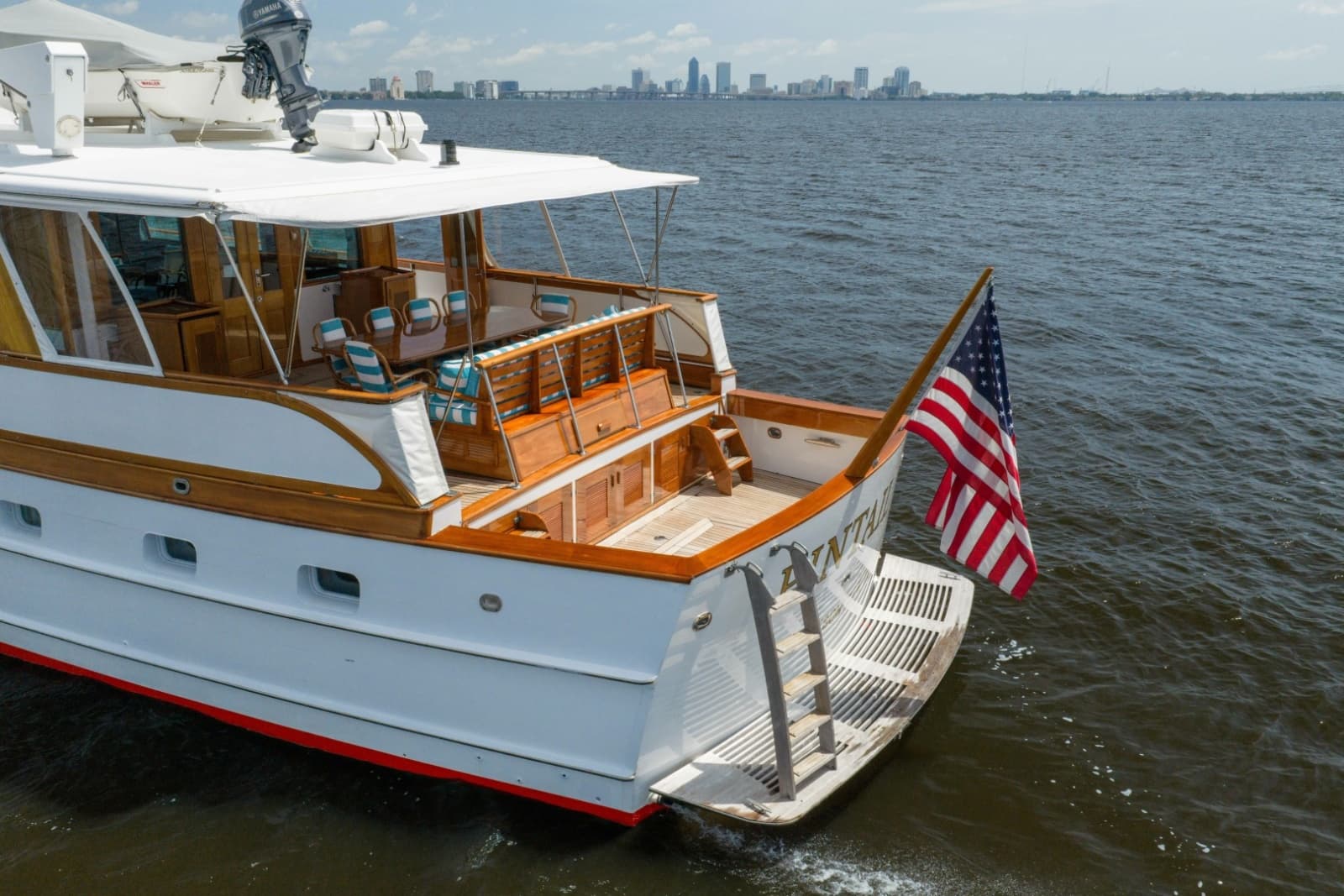 1963 Trumpy Classic - Photo 43