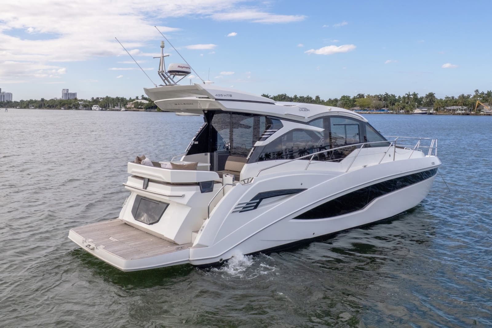 2023 Galeon 425 HTS - Photo 2