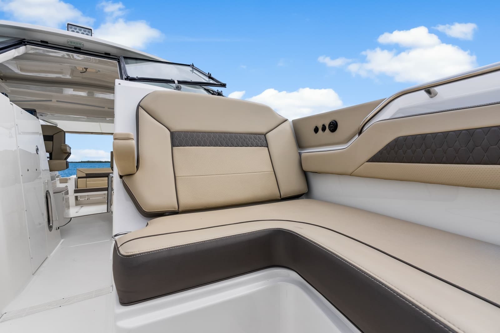 2021 Pursuit 365 Dual Console - Photo 63