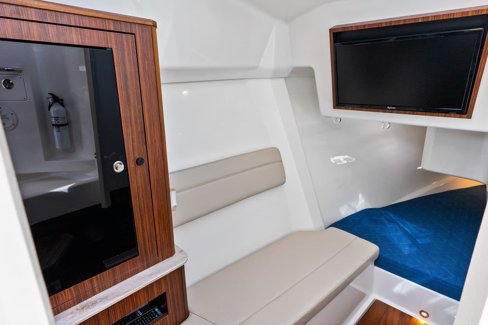 2021 Pursuit 365 Dual Console - Photo 29