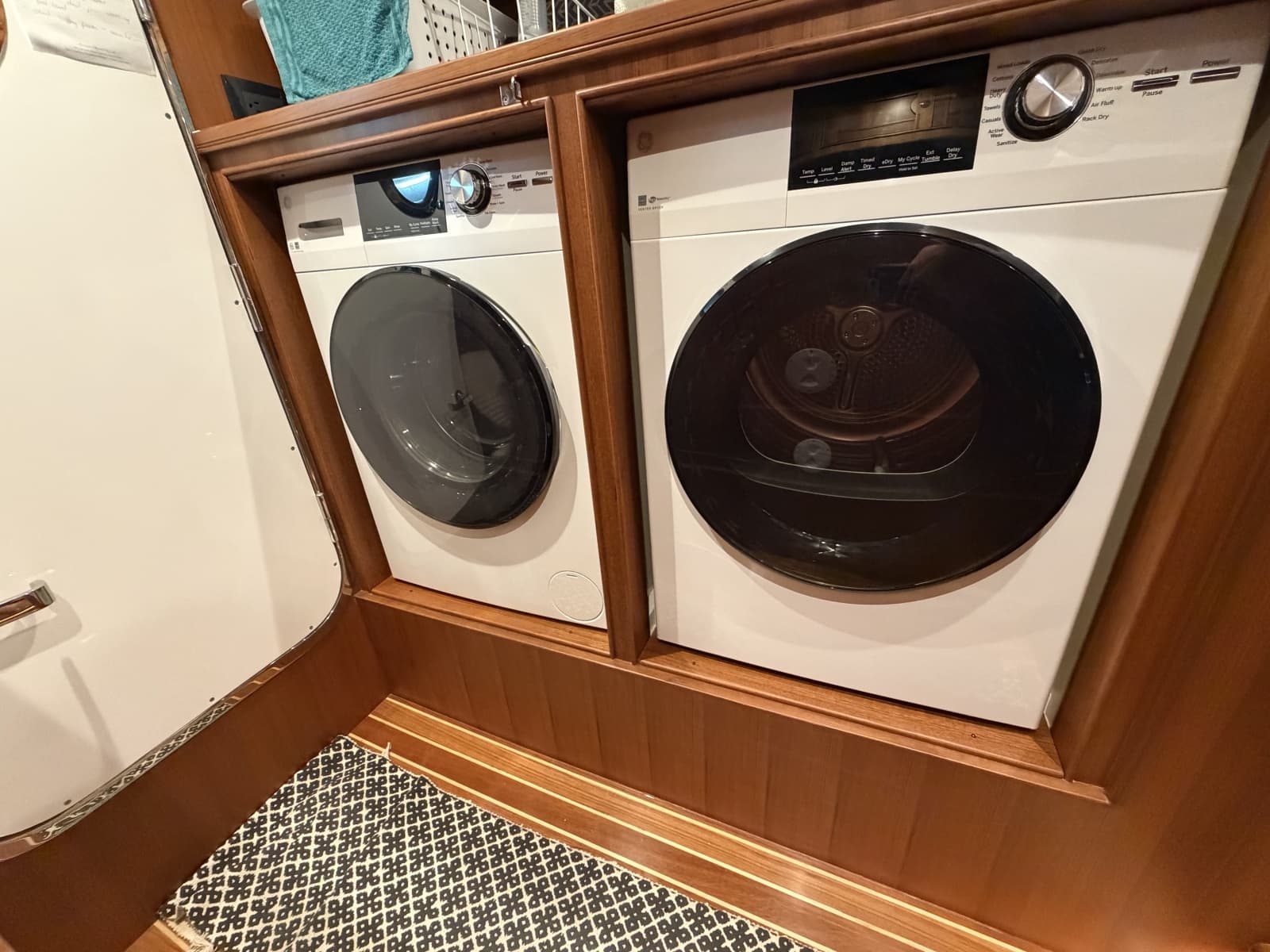 2025 Marlow Explorer 53E - Photo 38