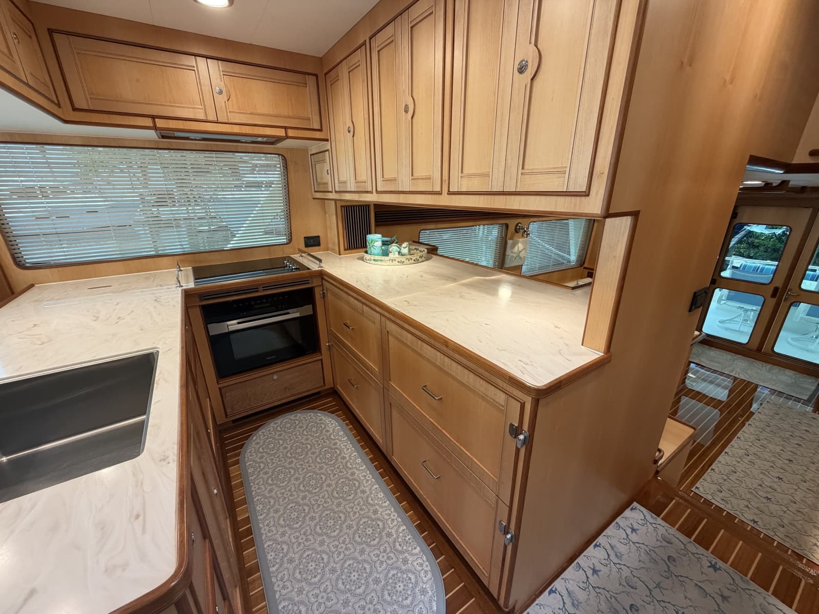 2025 Marlow Explorer 53E - Photo 15