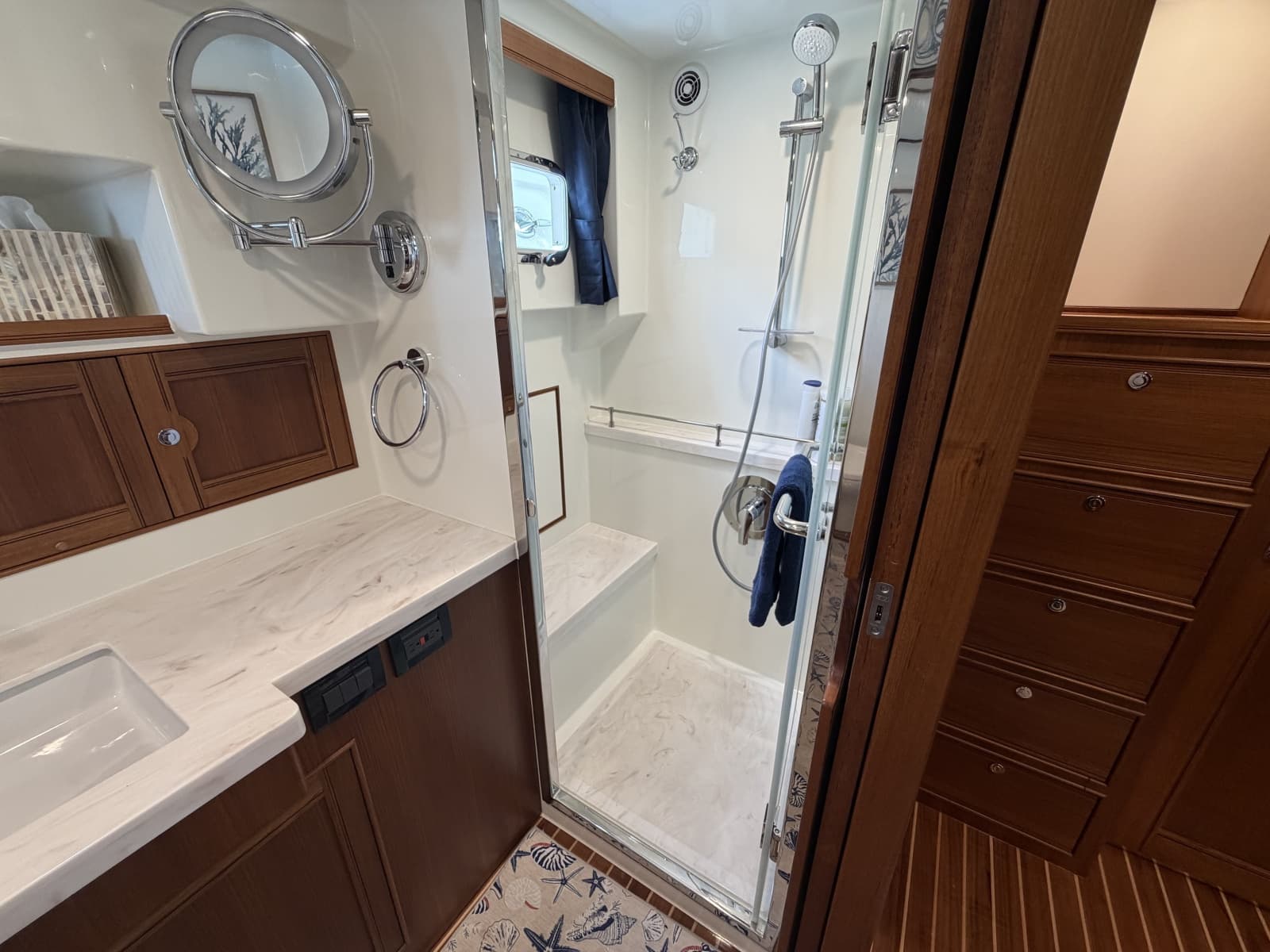 2025 Marlow Explorer 53E - Photo 37