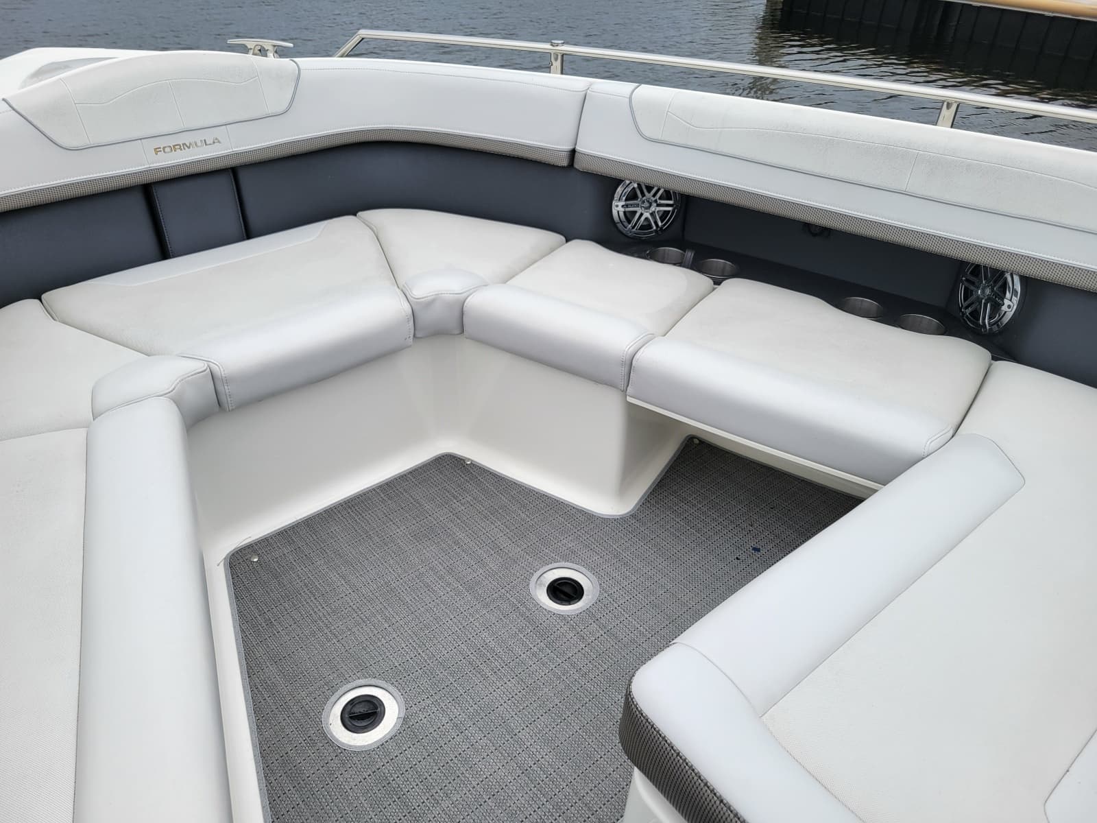 2019 Formula 350 Crossover Bowrider - Photo 29