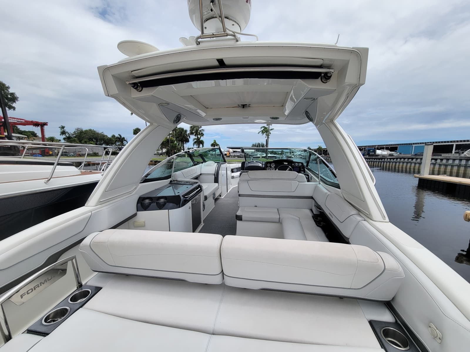 2019 Formula 350 Crossover Bowrider - Photo 10
