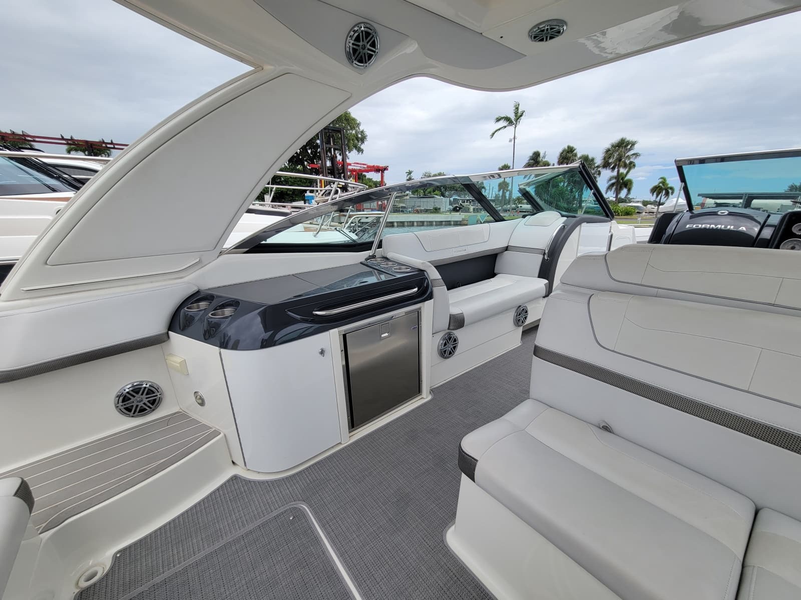2019 Formula 350 Crossover Bowrider - Photo 12
