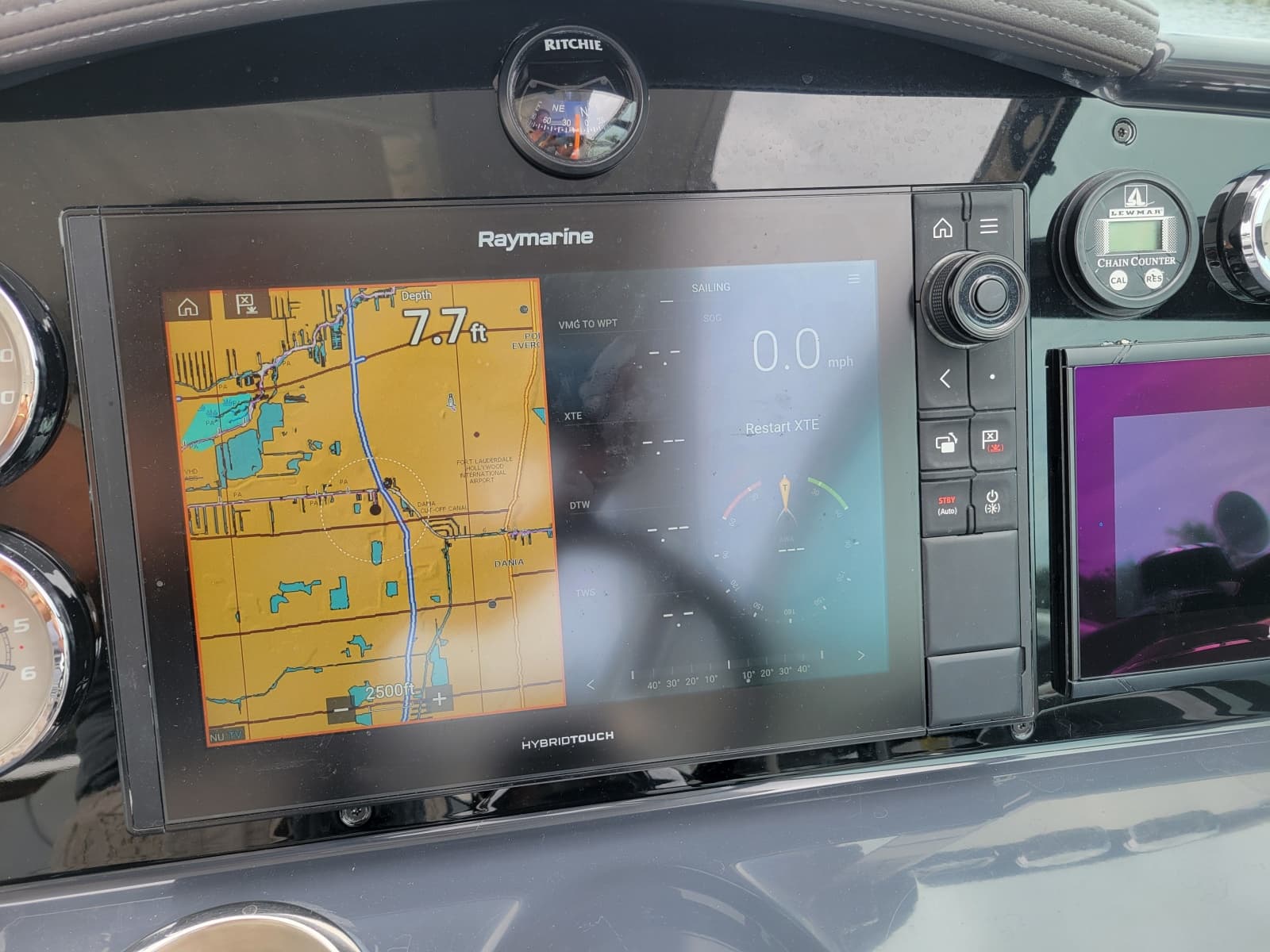 2019 Formula 350 Crossover Bowrider - Photo 26