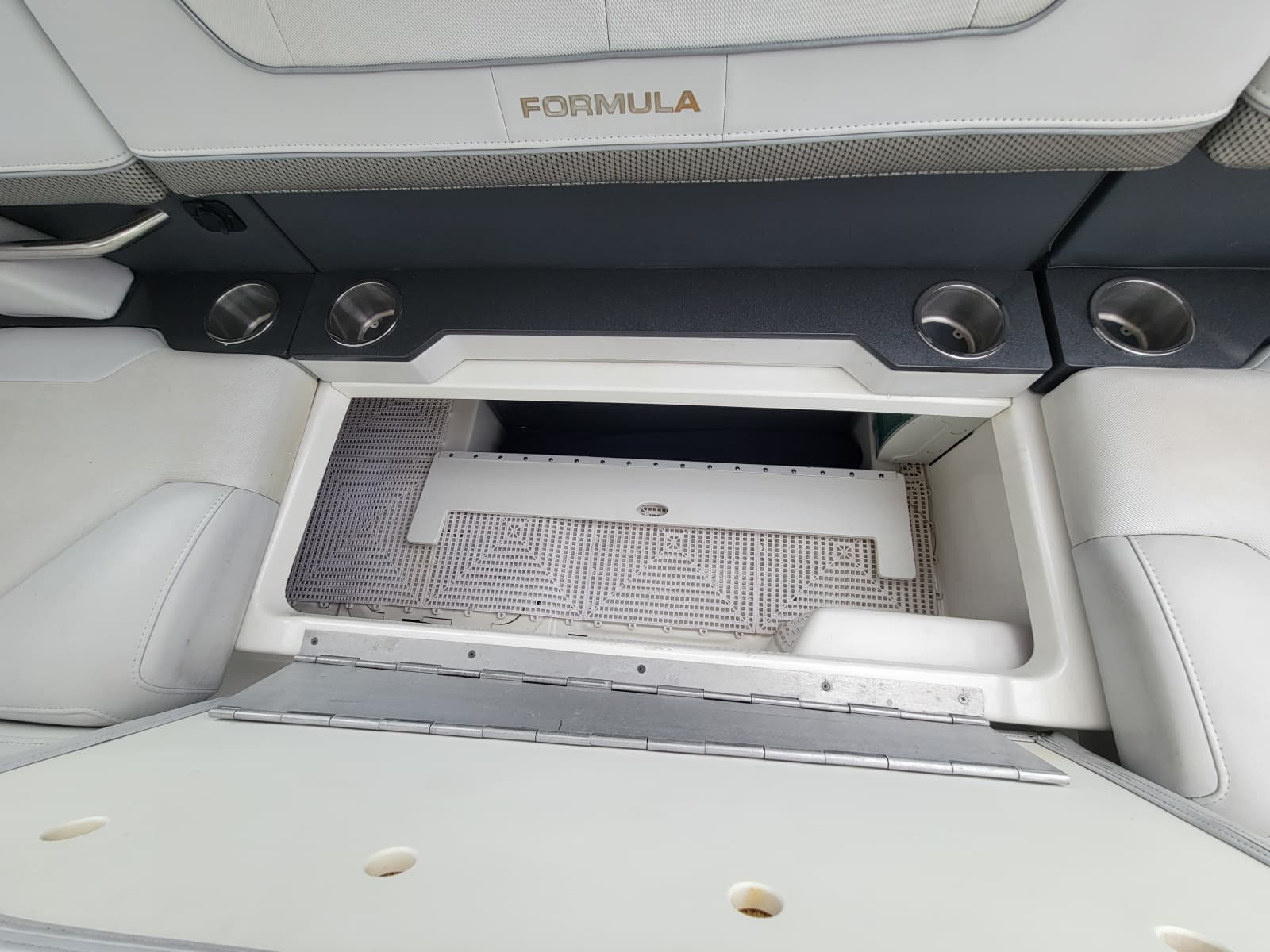 2019 Formula 350 Crossover Bowrider - Photo 33