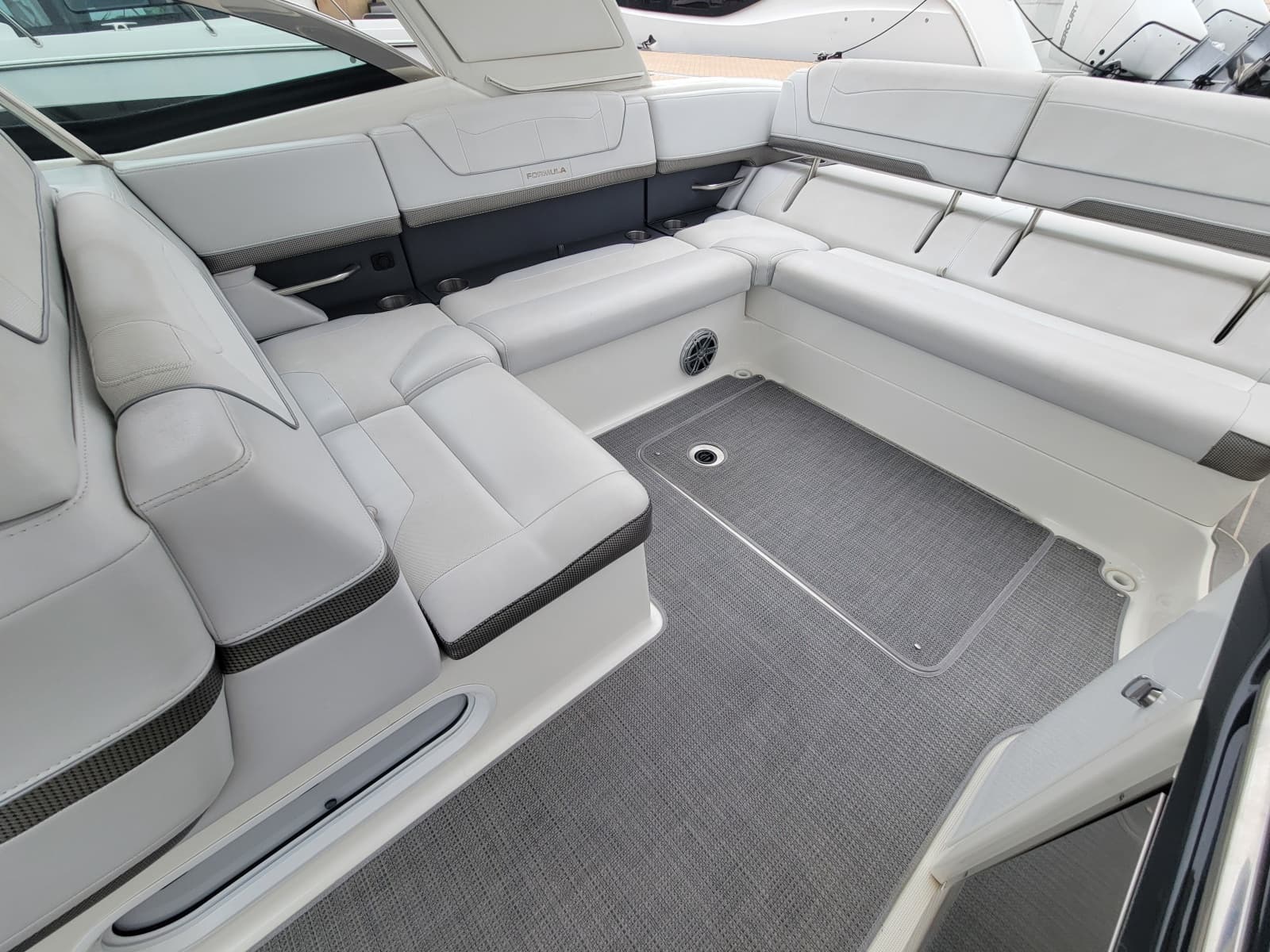 2019 Formula 350 Crossover Bowrider - Photo 20
