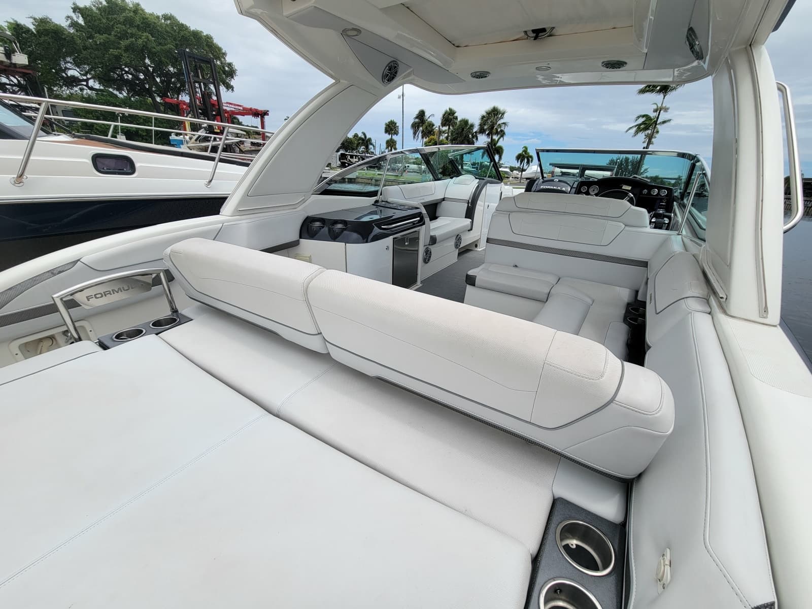 2019 Formula 350 Crossover Bowrider - Photo 11