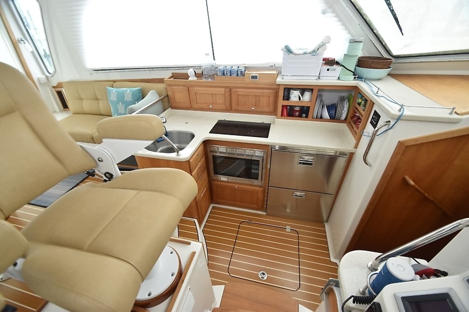 2009 Back Cove 37 - Photo 17