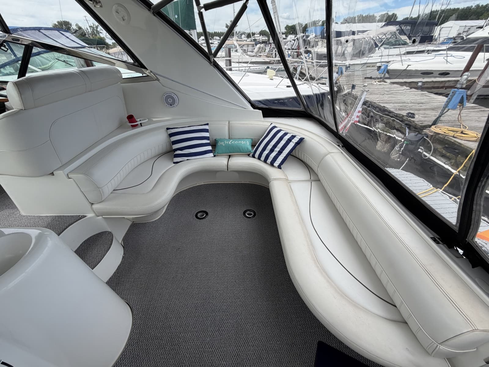 2001 Cruisers Yachts 3780 Express - Photo 11