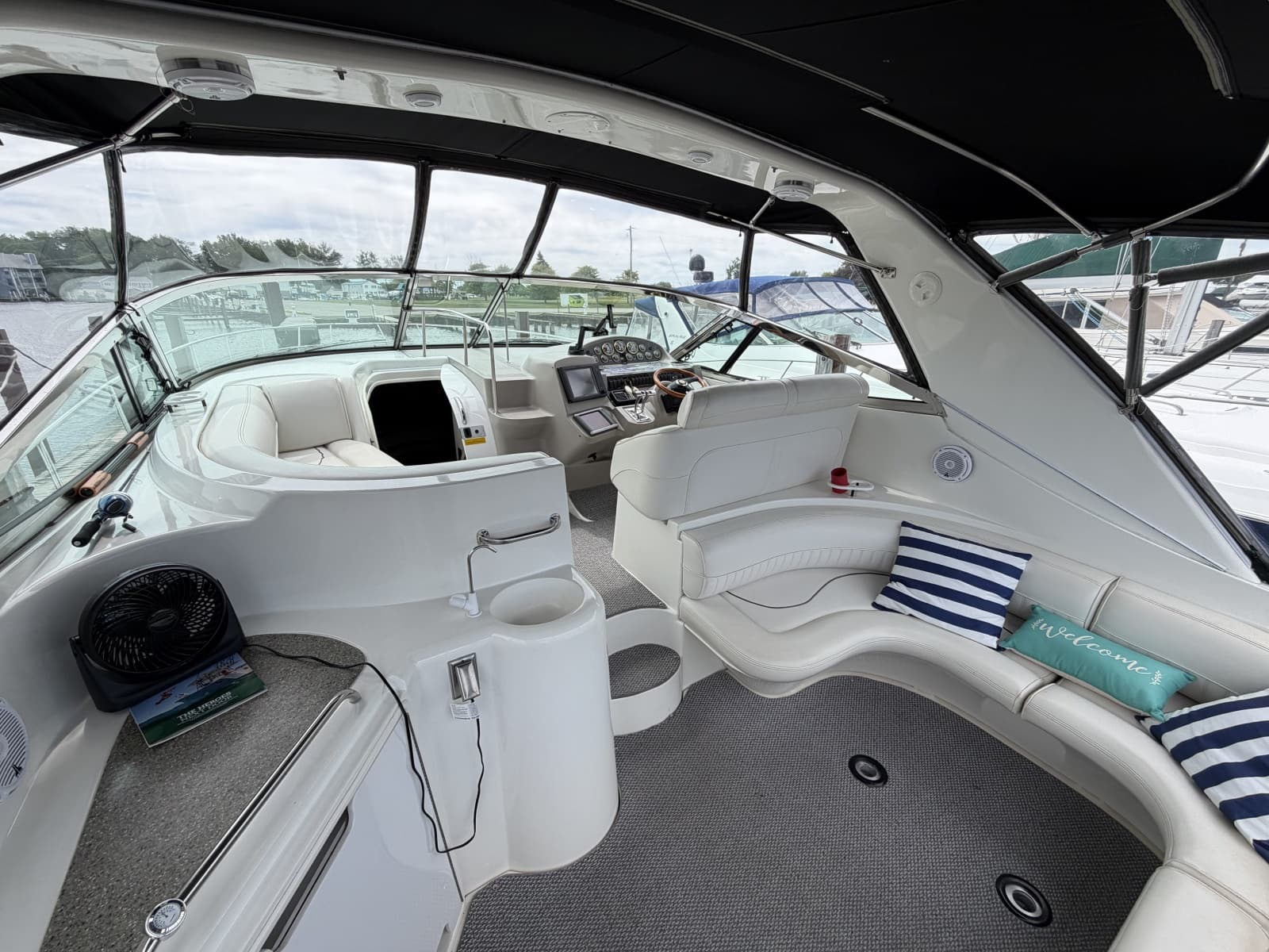 2001 Cruisers Yachts 3780 Express - Photo 10