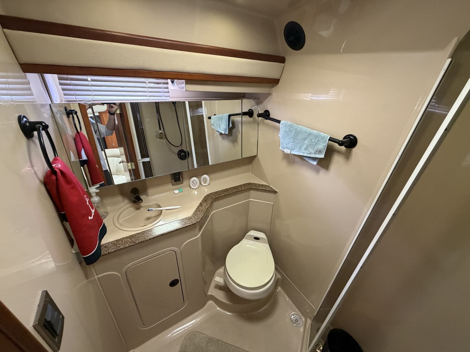 2001 Cruisers Yachts 3780 Express - Photo 38