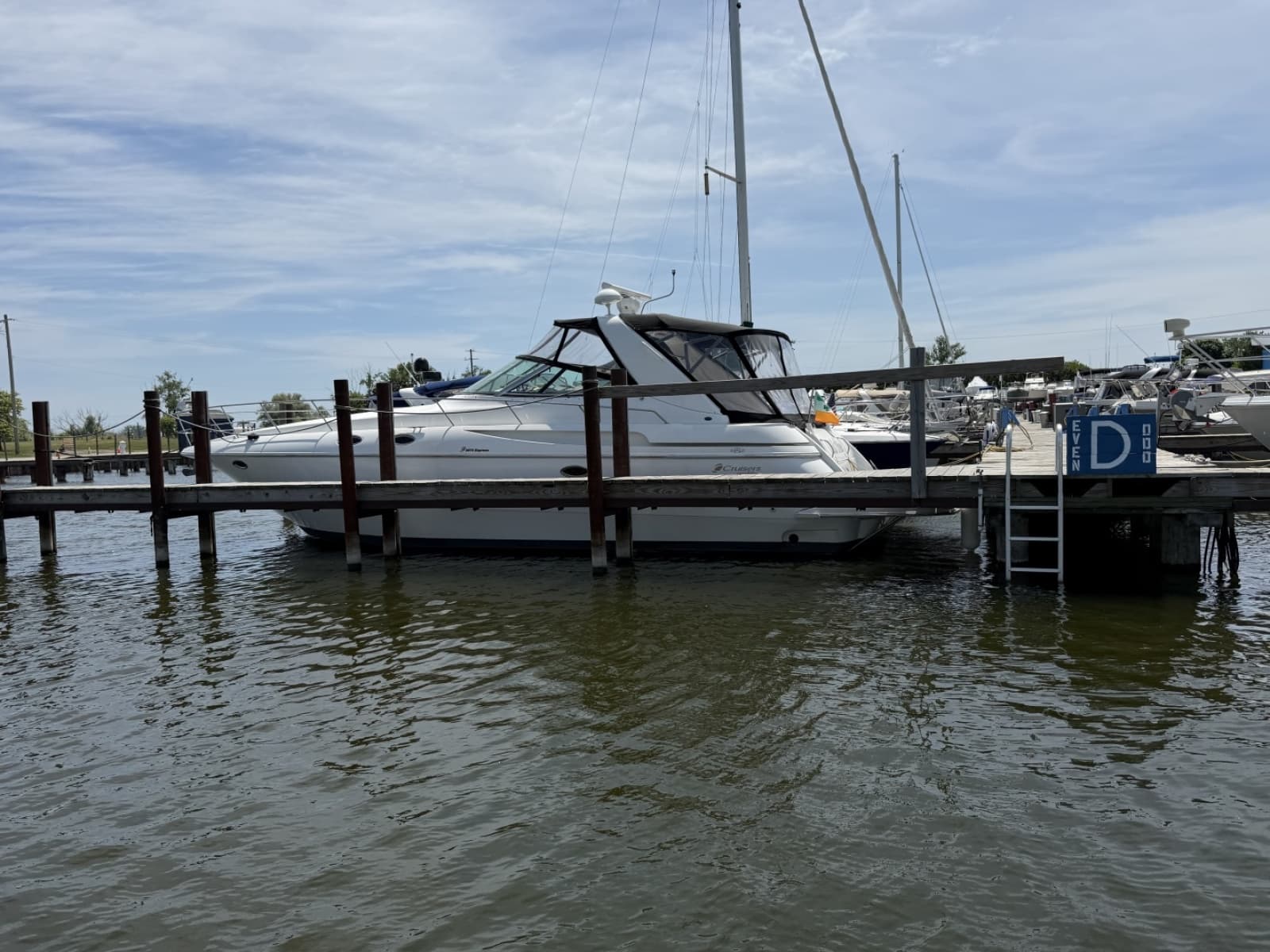 2001 Cruisers Yachts 3780 Express - Photo 2