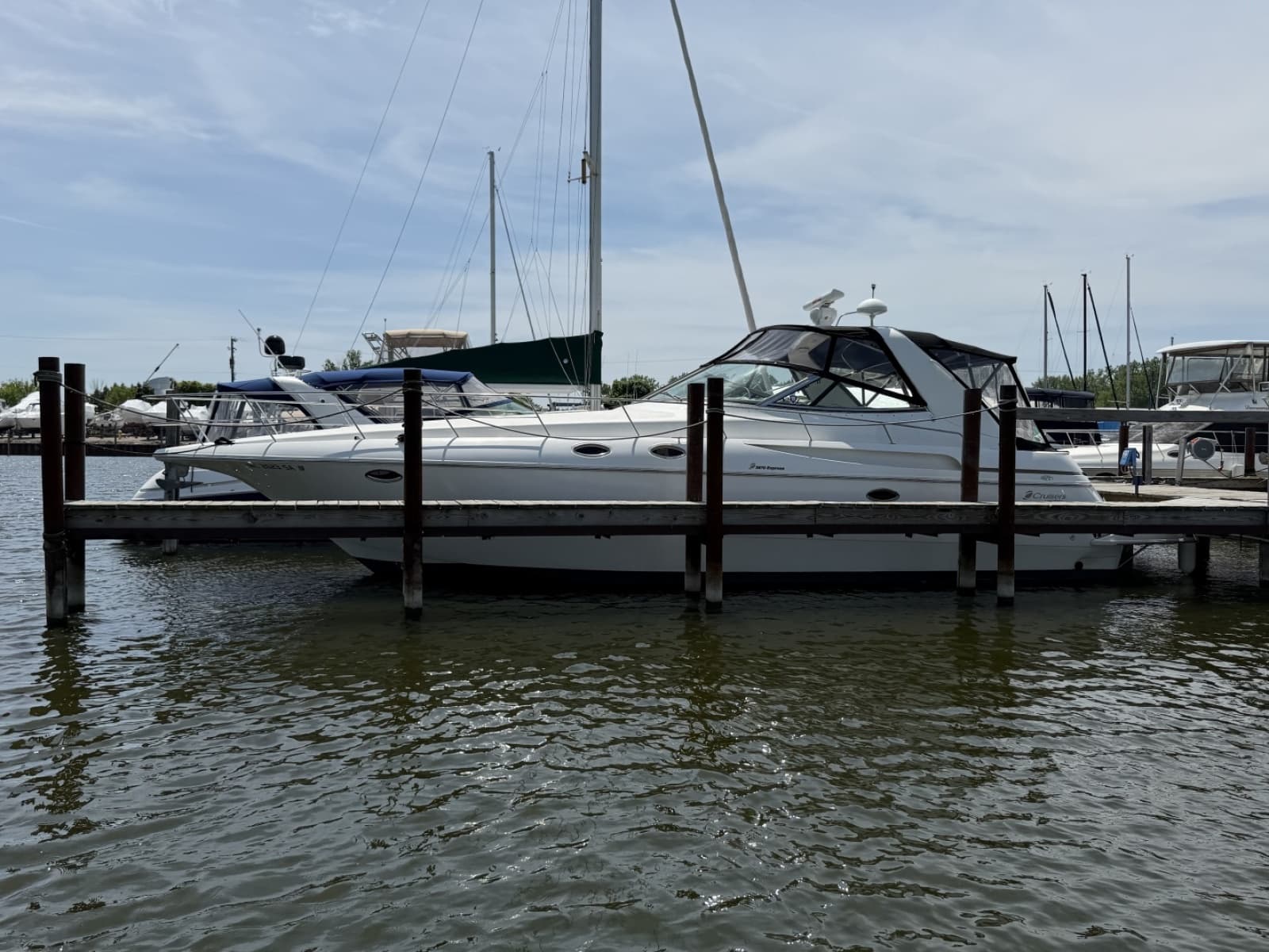 2001 Cruisers Yachts 3780 Express - Photo 1