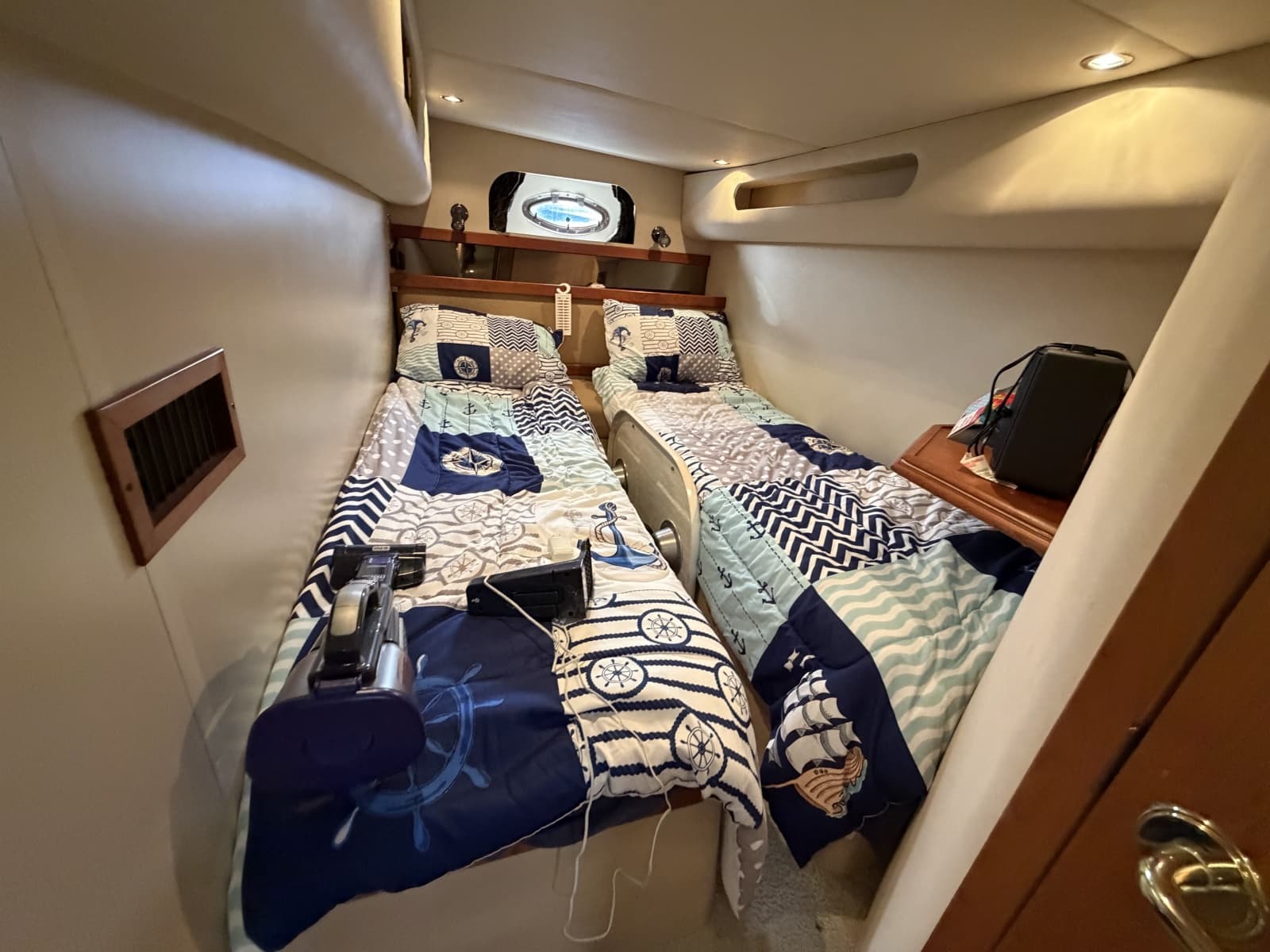 2001 Cruisers Yachts 3780 Express - Photo 41