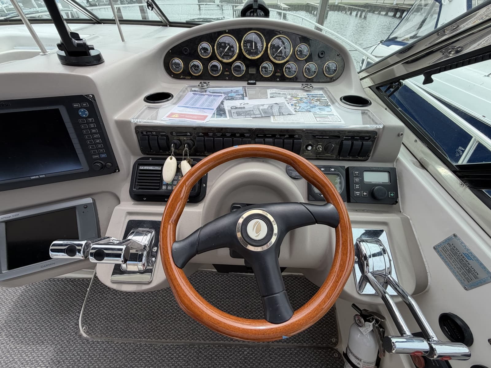 2001 Cruisers Yachts 3780 Express - Photo 17