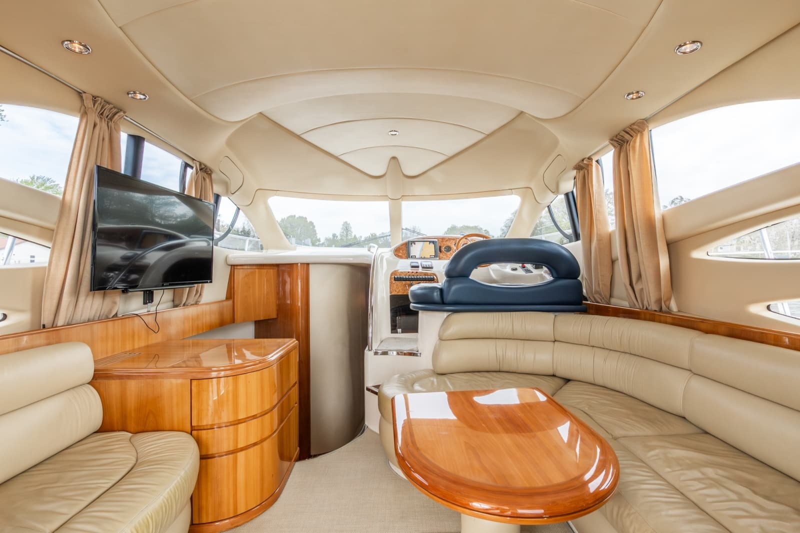 2004 Azimut 39 Flybridge - Photo 10