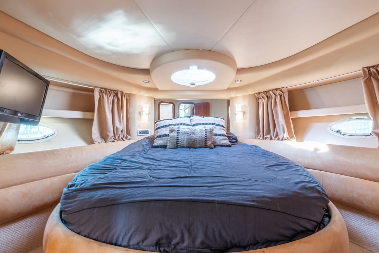 2004 Azimut 39 Flybridge - Photo 21