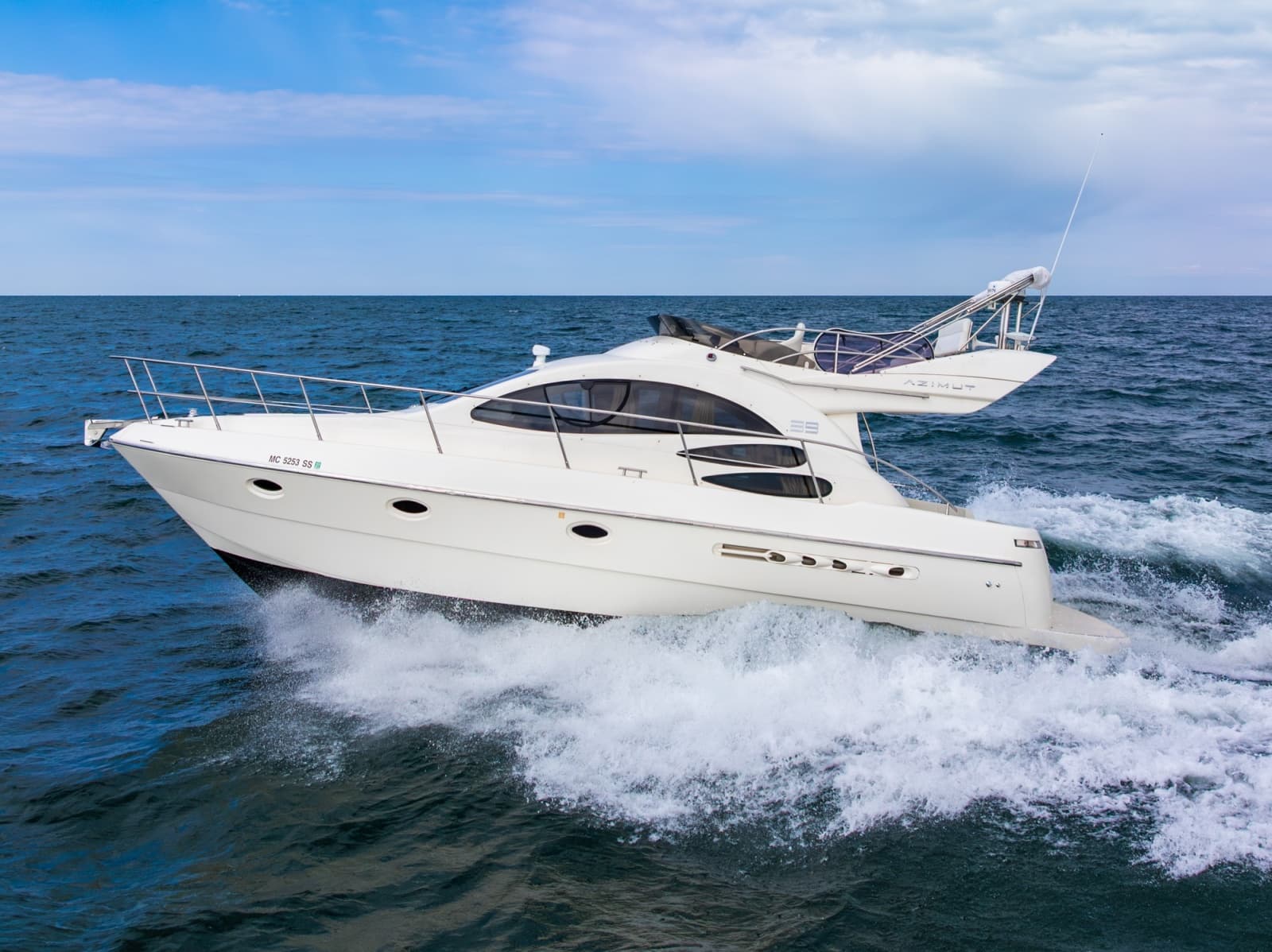 2004 Azimut 39 Flybridge - Photo 3