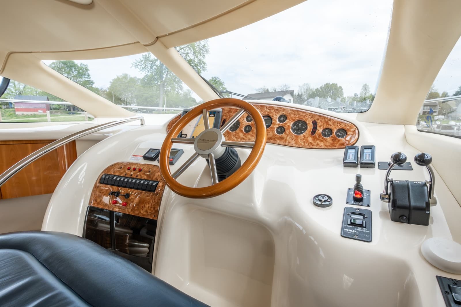 2004 Azimut 39 Flybridge - Photo 15